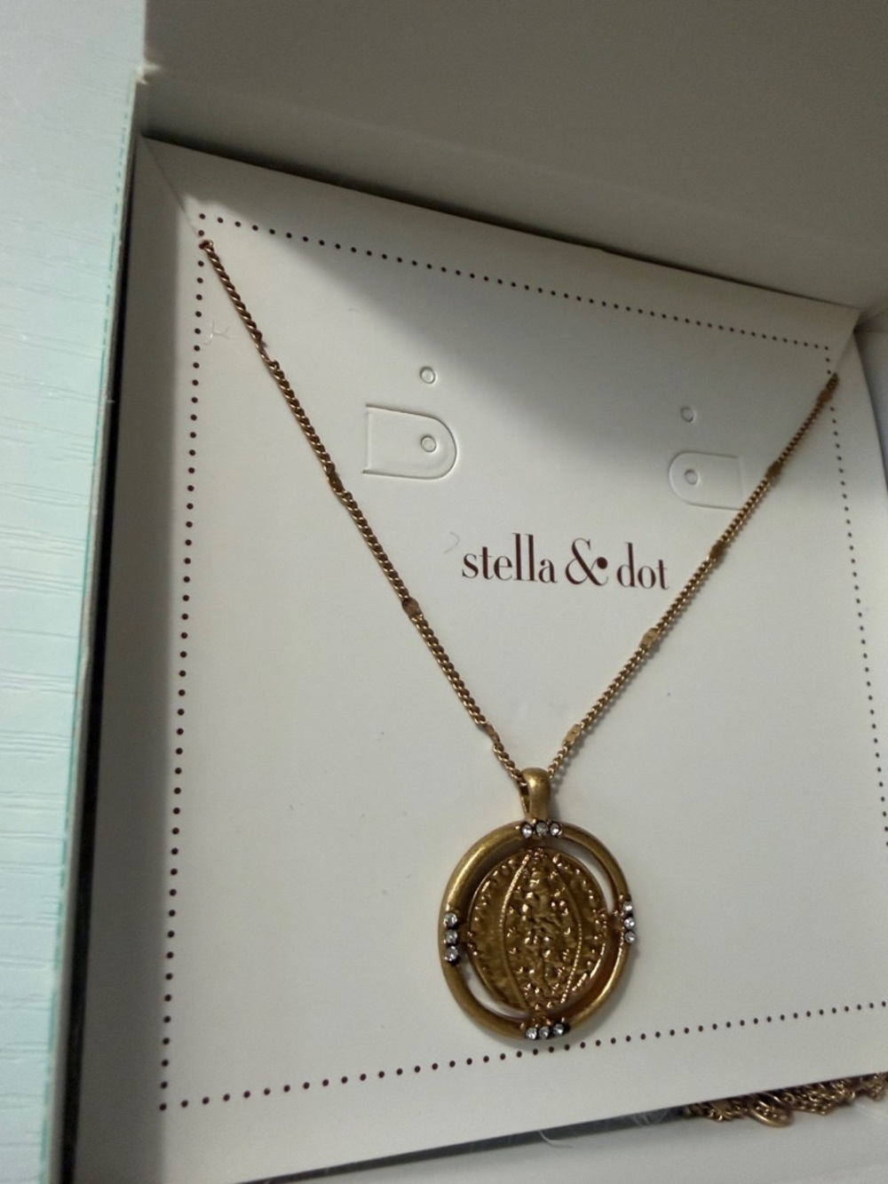 Stella & Dot Gold Textured Medallion Pendant Necklace - Picture 5 of 10